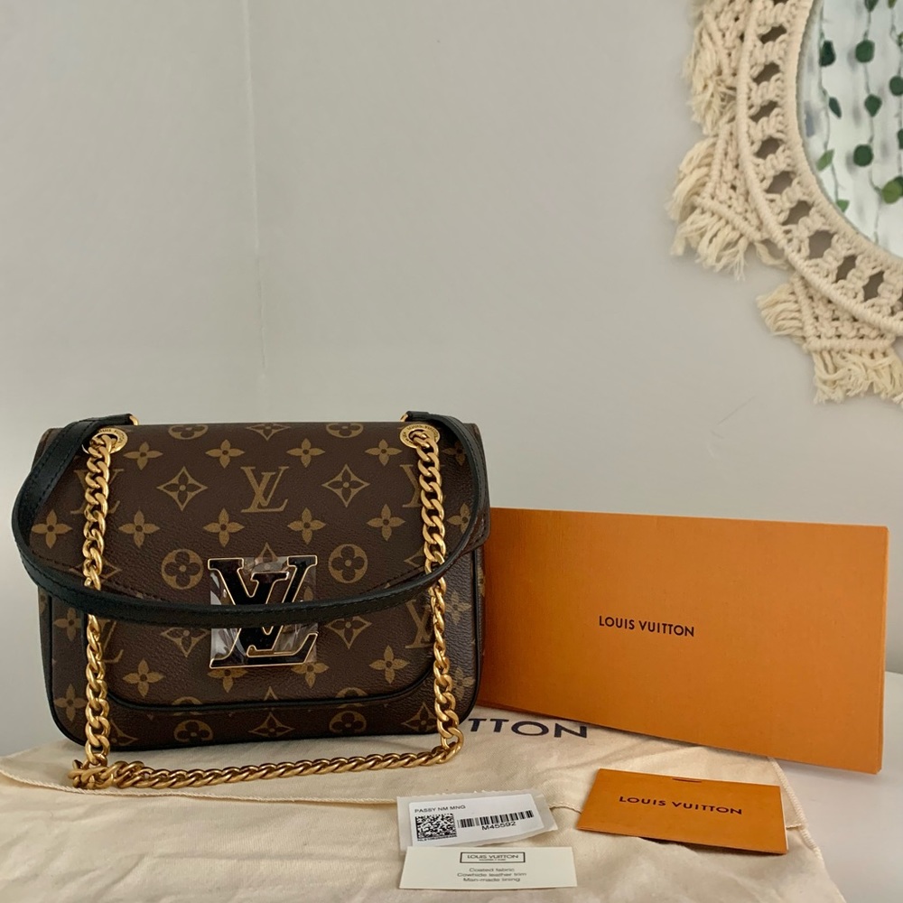 Louie Vuitton Passy Purse